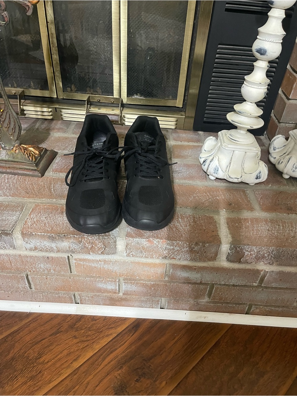 Men's All-Black Athletic Lace-Up Sneakers